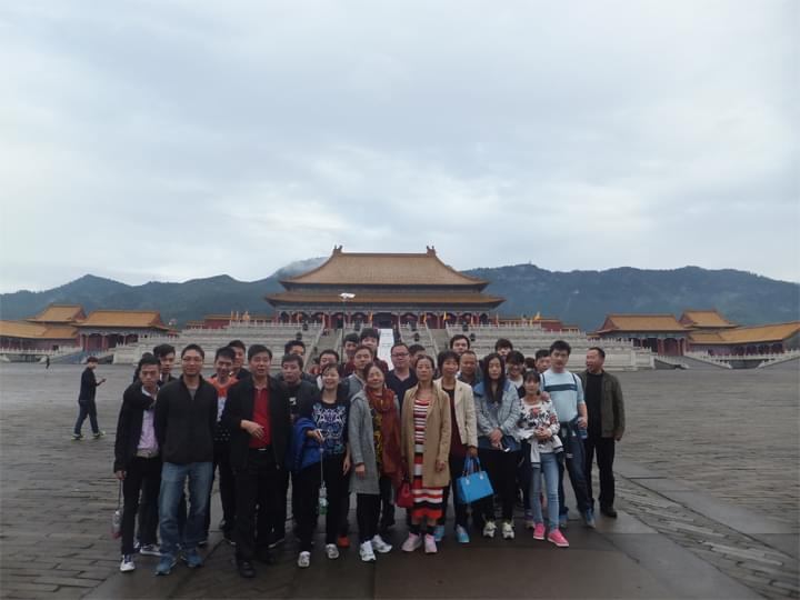 2015-11月，韋柏公司組織橫店旅游